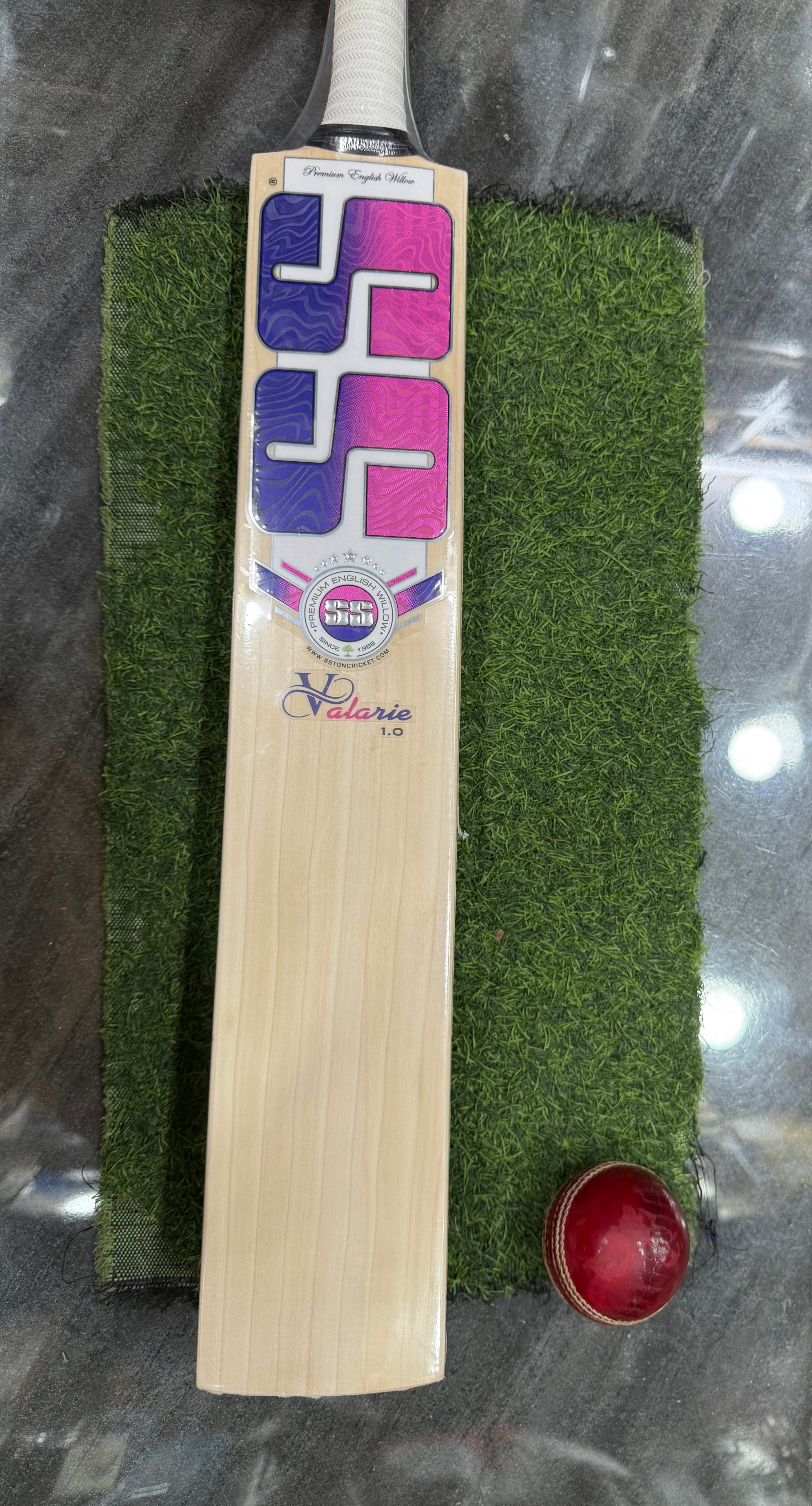 SS - Valarie 1.0 English Willow Bat - SH size - #2
